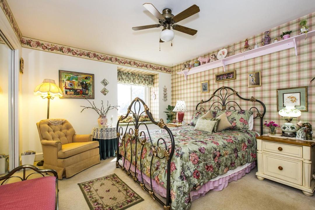 Matthews Manor Bed & Breakfast Экстерьер фото